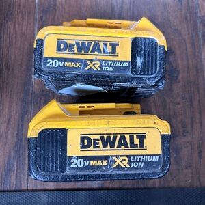 DEWALT 20V MAX XR Lithium Ion Battery Pack - Yellow and Black